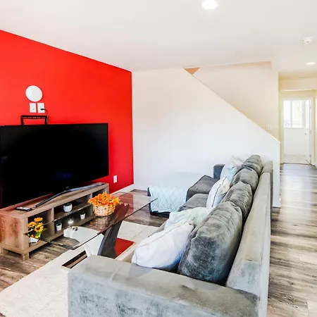 Spacious 5 Bedroom 3 Bath Home For Large Groups By Dt La Los Angeles Exterior photo