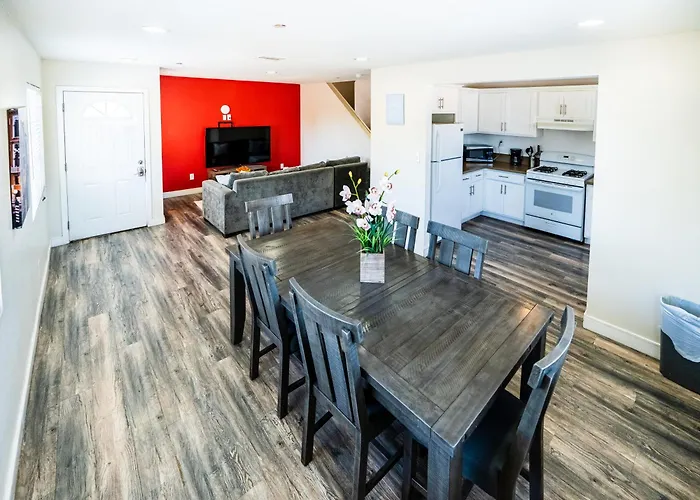 Spacious 5 Bedroom 3 Bath Home For Large Groups By Dt La