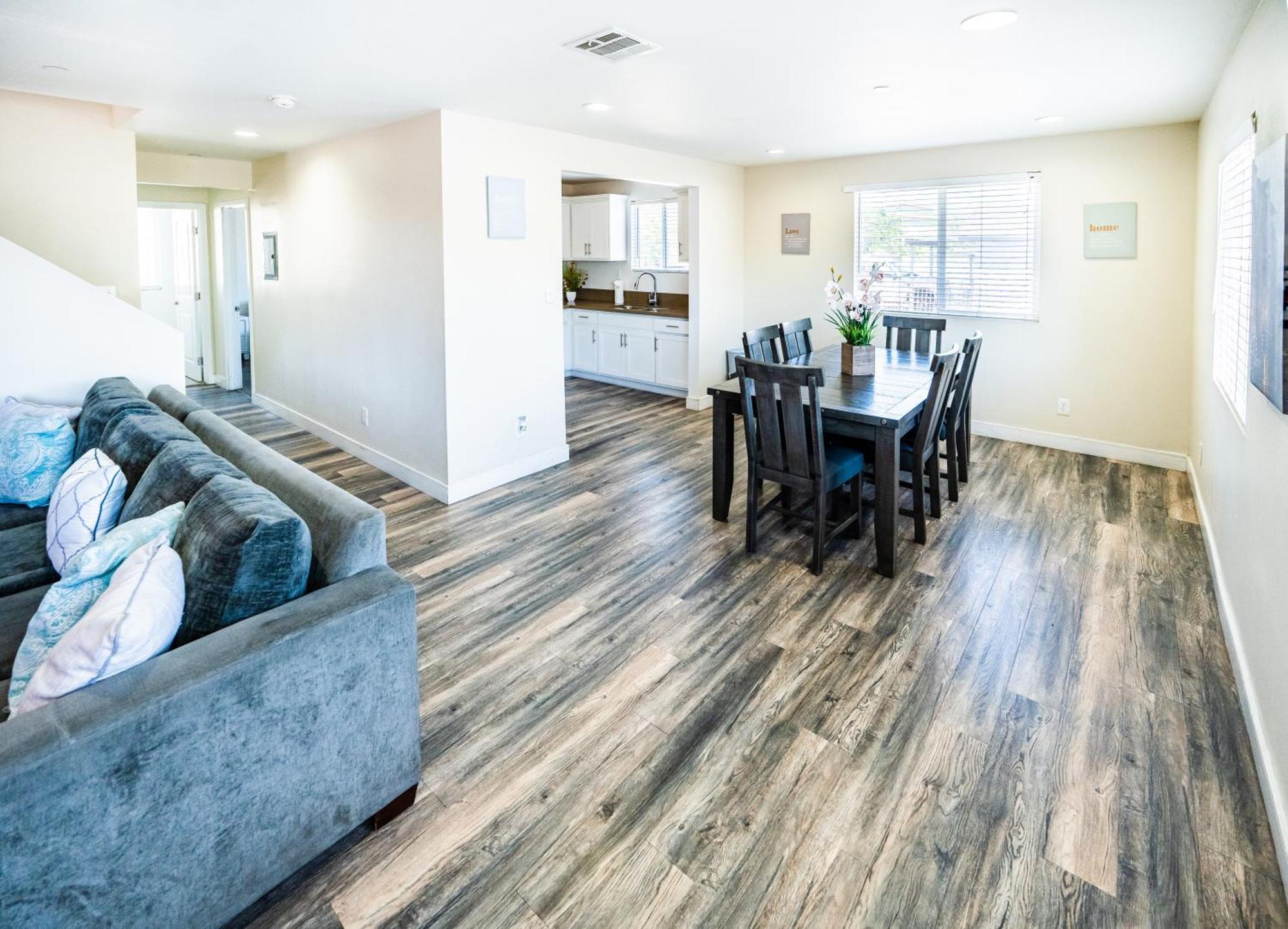 Spacious 5 Bedroom 3 Bath For Large Groups By Dt La Los Ángeles